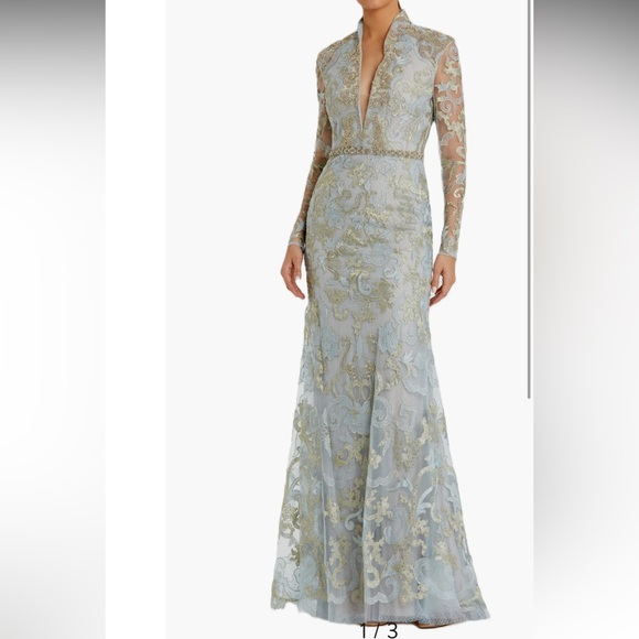 Mac Duggal Dresses & Skirts - Mac Duggal Long Sleeve Applique V-Neck Gown size 8